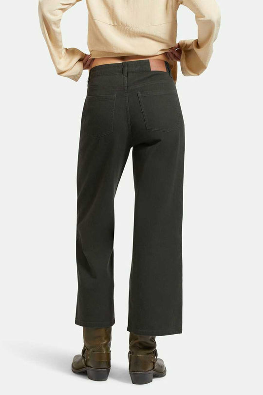 
       Back Fit Image | Margo Cropped 5-Pocket Pant - Washed Black
     