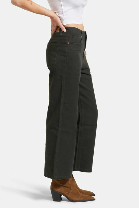 
       Women&#39;s Lifestyle 2 | Margo Cropped 5-Pocket Pant - Washed Black
     